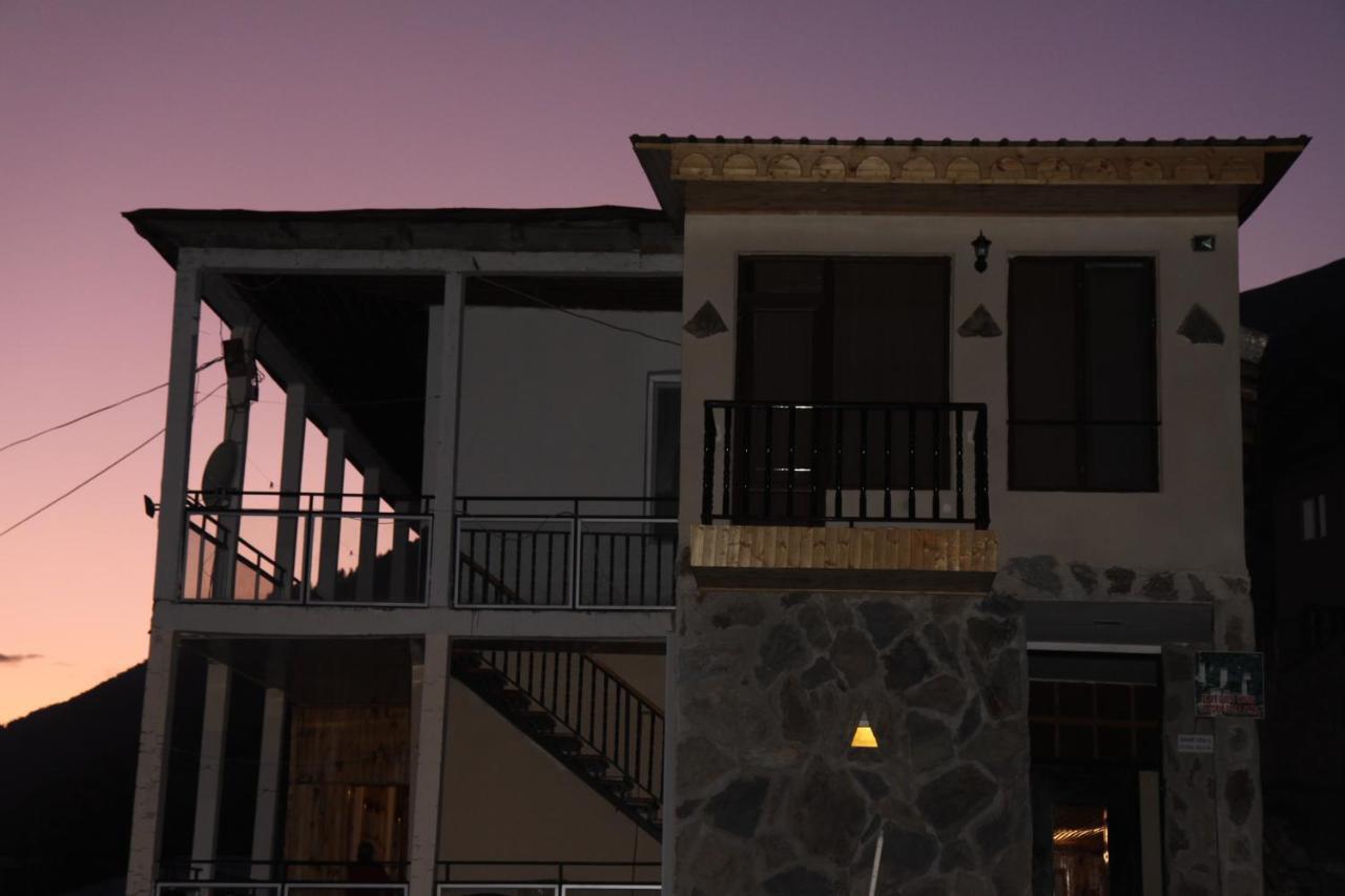 Eka'S Guest House Mestia Bagian luar foto
